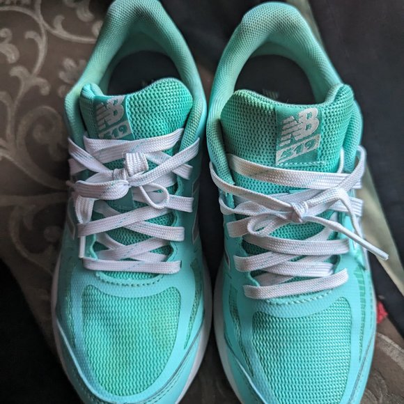 New Balance sneakers(Aqua color w/grey logo) - mint condition! - Picture 4 of 7